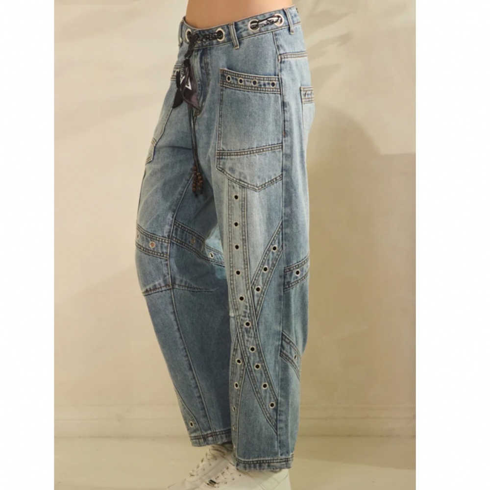 Oli & Hali Light Wash Embellished Cropped Jeans - Picture 2 of 10